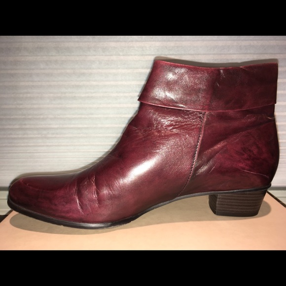 Leather ankle boots by Regarde le ciel - Picture 2 of 5